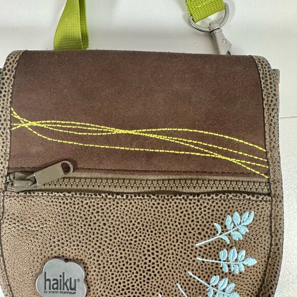 Haiku Crossbody Purse Vegan Pebble Leather Green Strap Floral - Picture 4 of 9